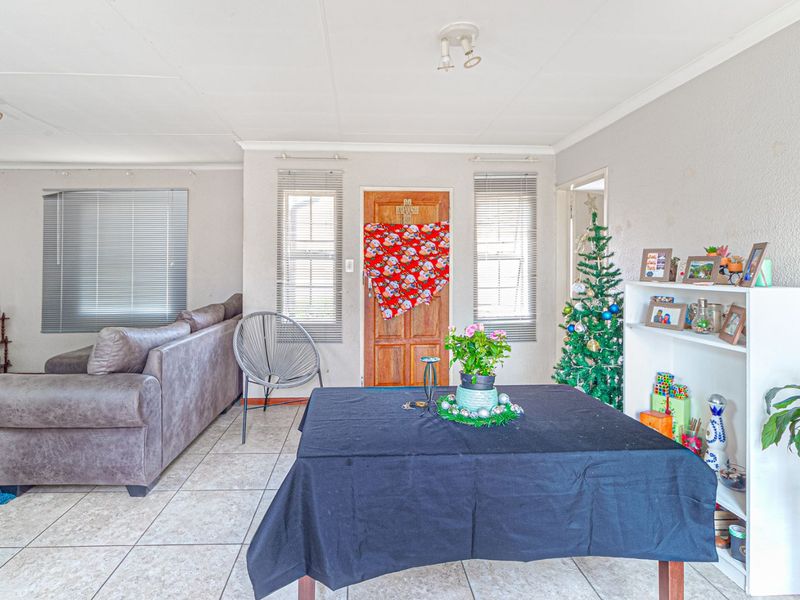 Townhouse For Sale in Halfway Gardens - Photo 9