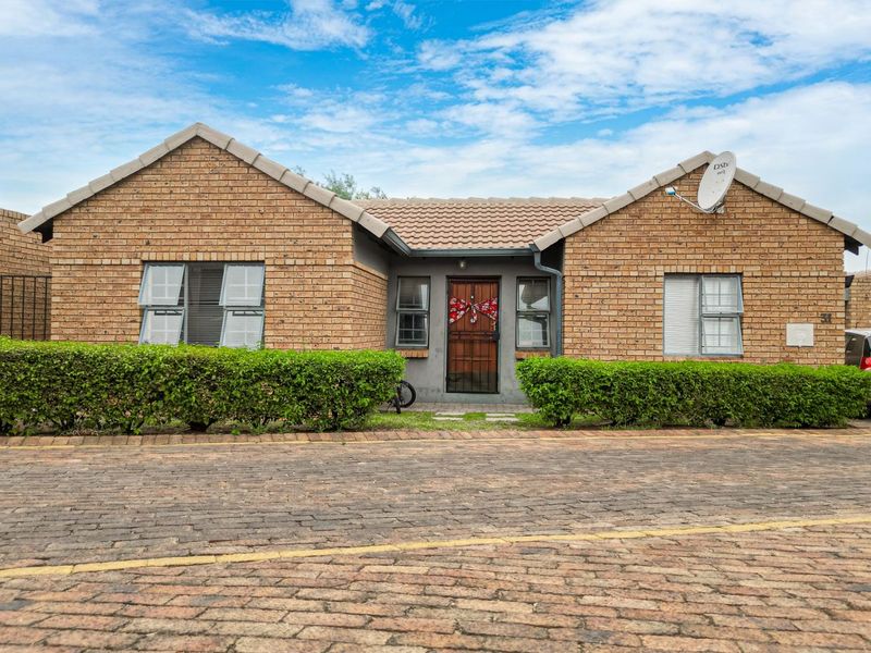 Townhouse For Sale in Halfway Gardens - Photo 3