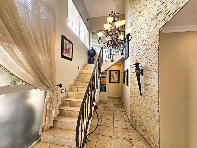 House For Sale in Wilderness Central - Photo 2