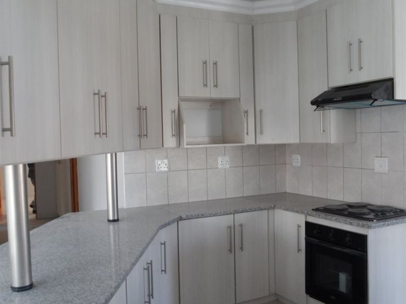 House For Sale in New Park - Photo 4