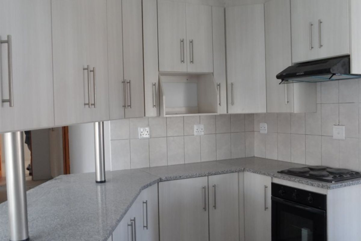 House For Sale in New Park - Photo 4