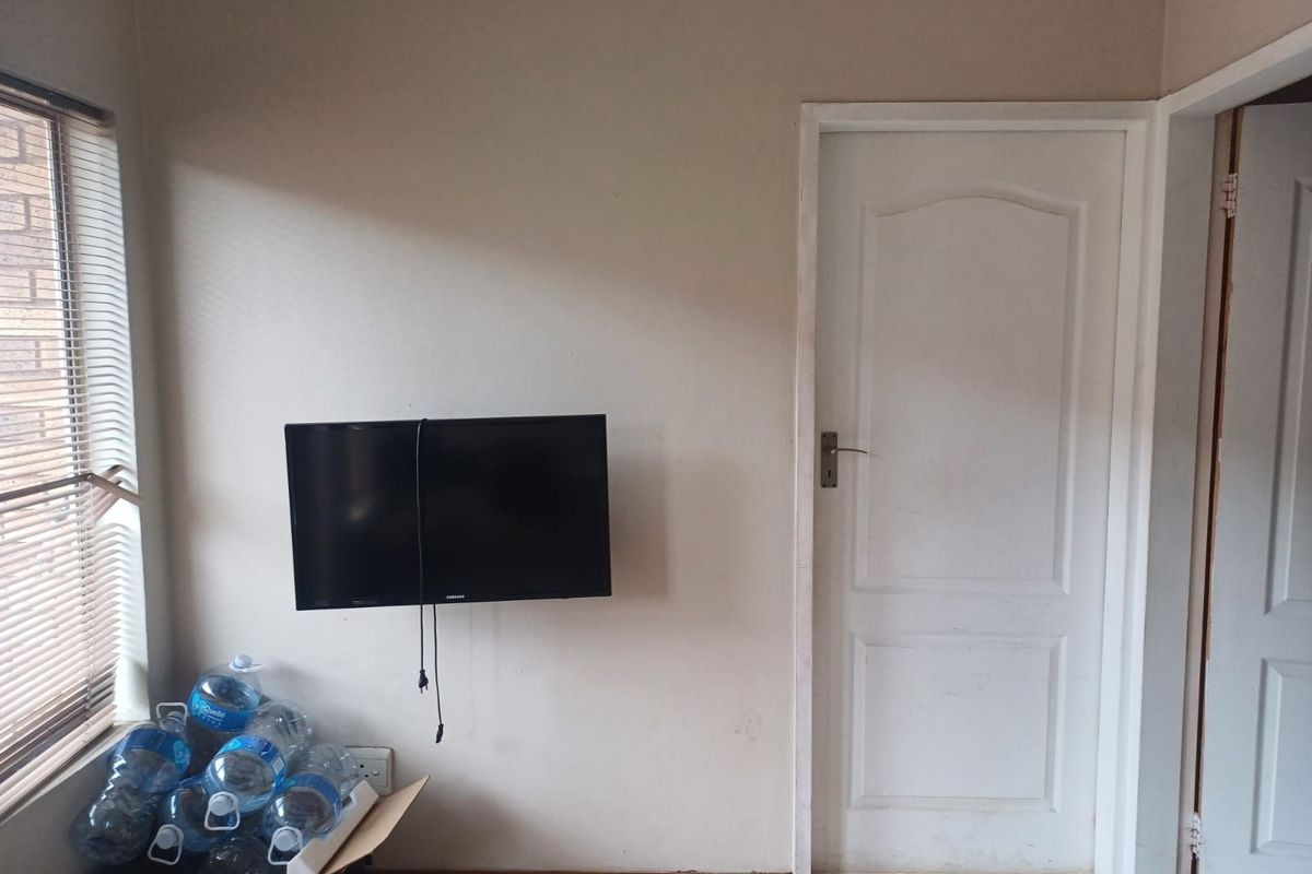 Apartment For Sale in Braamfontein Werf - Photo 5