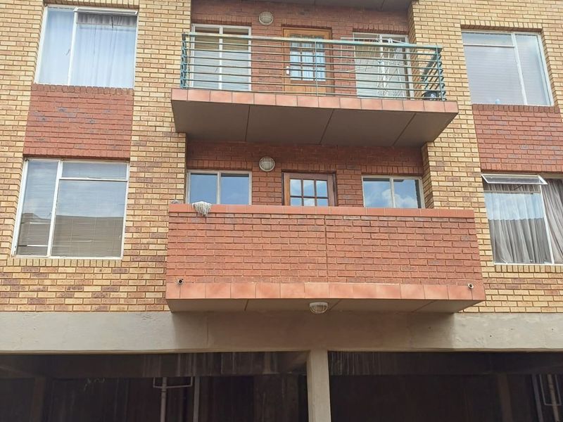 Apartment For Sale in Braamfontein Werf - Photo 2