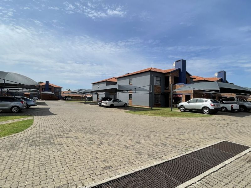 Townhouse For Sale in Bonaero Park - Photo 2