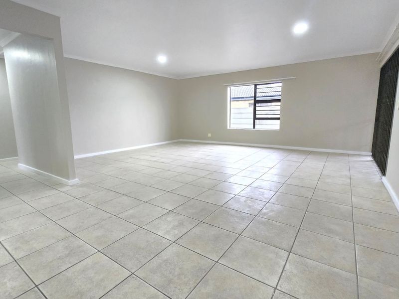 Townhouse For Sale in Fairview Golf Estate - Photo 10