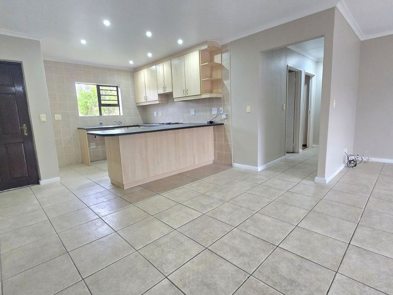 Townhouse For Sale in Fairview Golf Estate - Photo 4