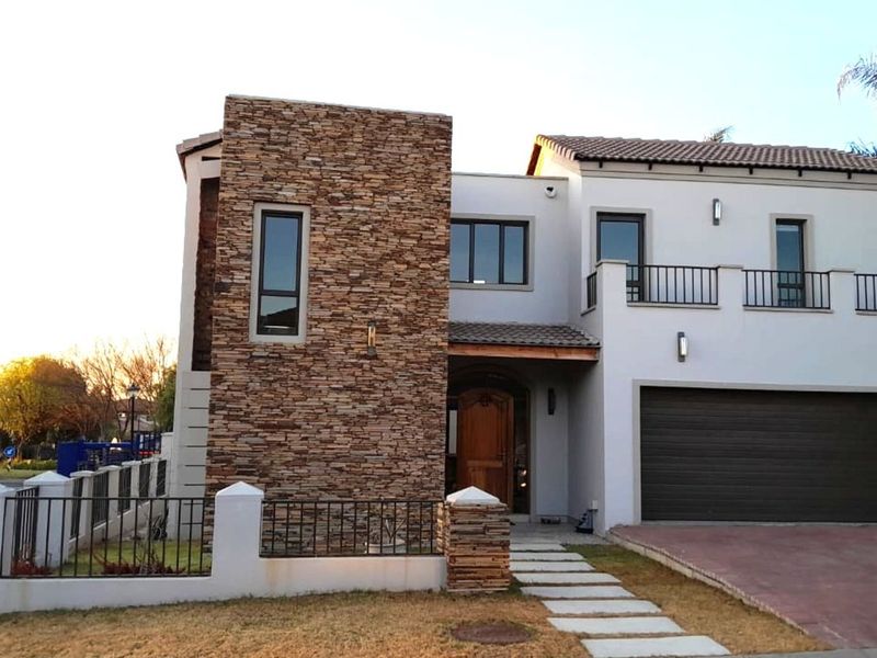 House For Sale in Blue Valley Golf Estate - Photo 2
