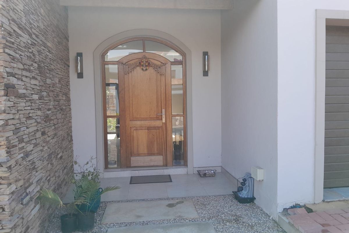 House For Sale in Blue Valley Golf Estate - Photo 3