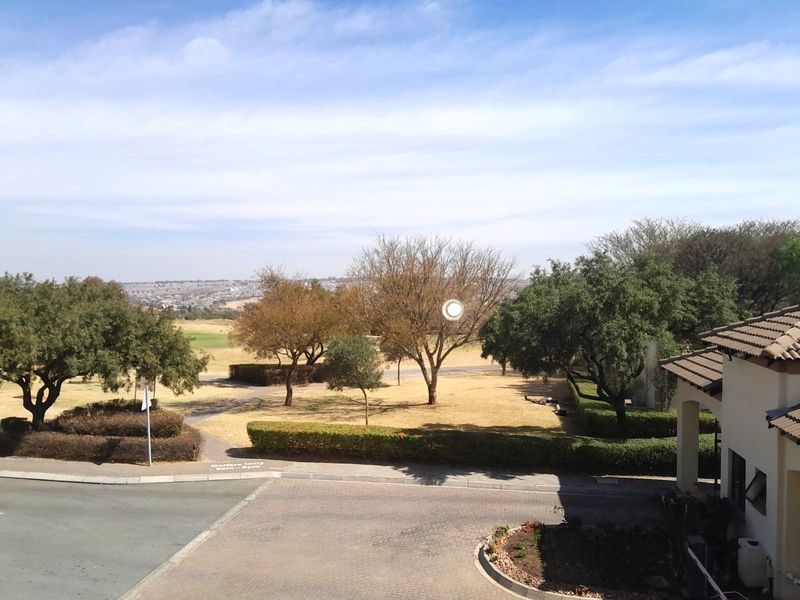 House For Sale in Blue Valley Golf Estate - Photo 4