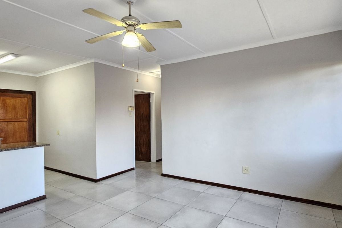 Townhouse For Sale in South Ridge - Photo 5