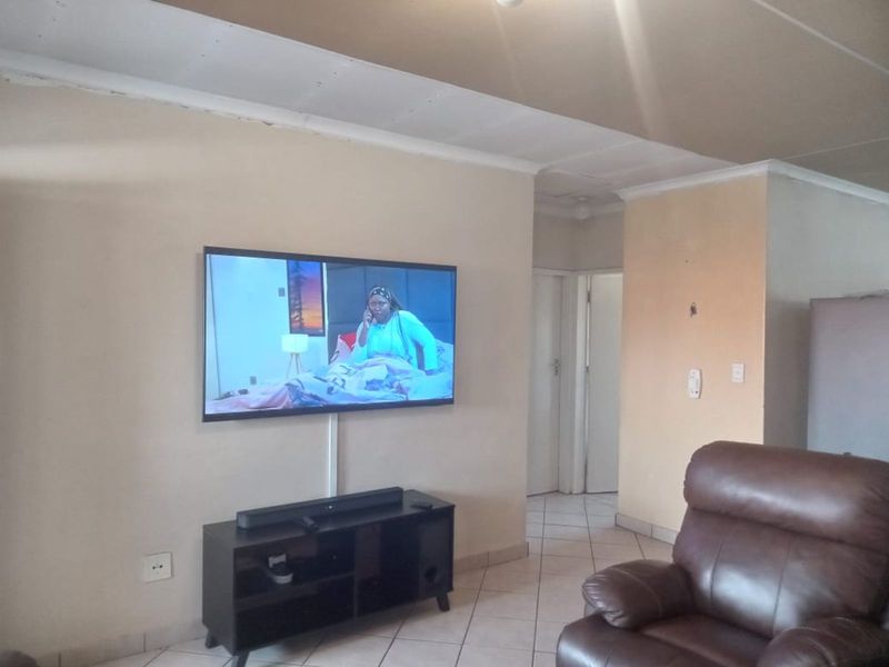 Apartment For Sale in Proclamation Hill - Photo 2