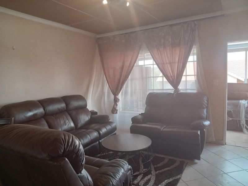 Apartment For Sale in Proclamation Hill - Photo 1