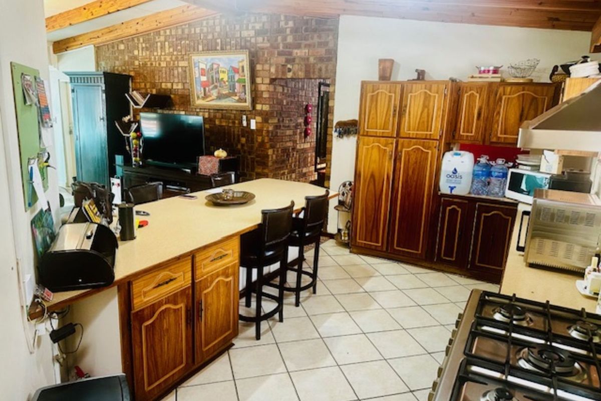 House For Sale in Sunset Park - Photo 3