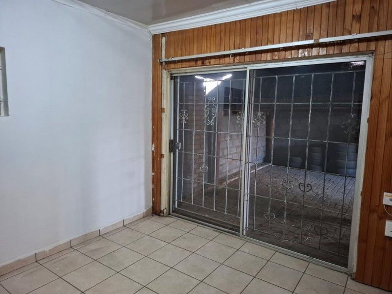 House For Sale in Booysens - Photo 5
