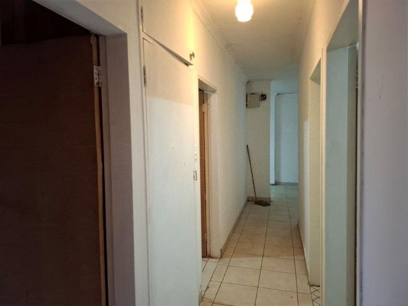 House For Sale in Booysens - Photo 2