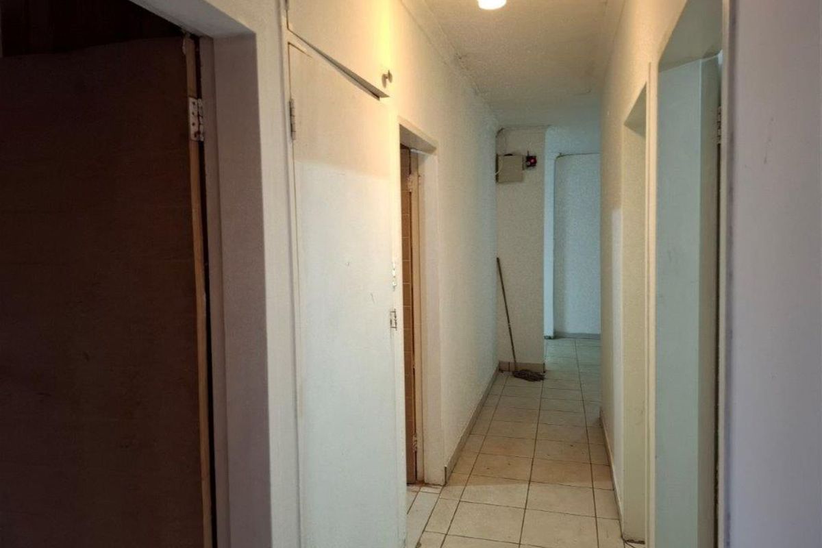 House For Sale in Booysens - Photo 2