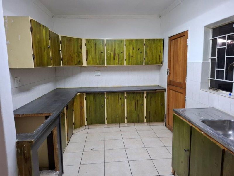 House For Sale in Booysens - Photo 3