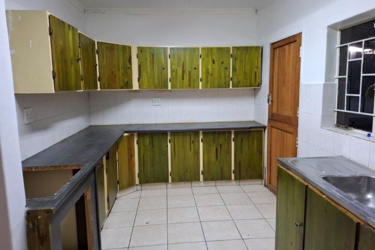 House For Sale in Booysens - Photo 3