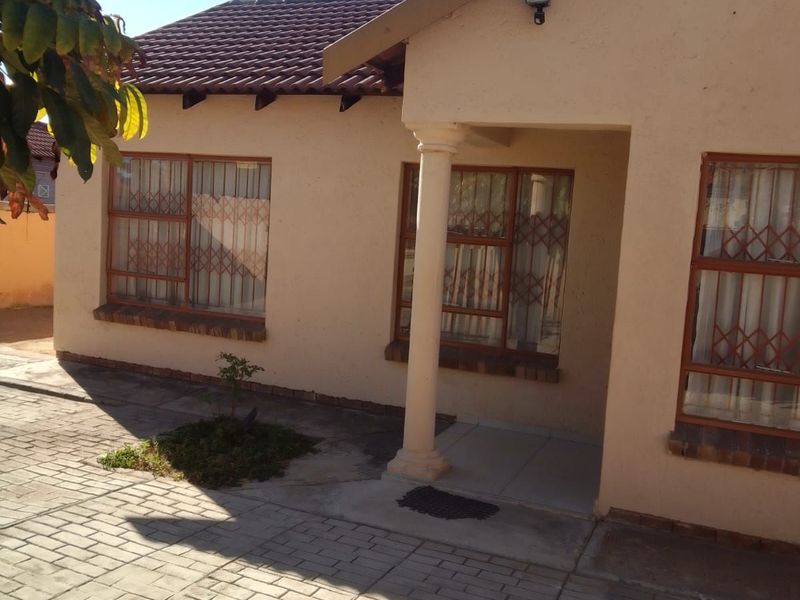 House For Sale in Mahlasedi Park - Photo 5