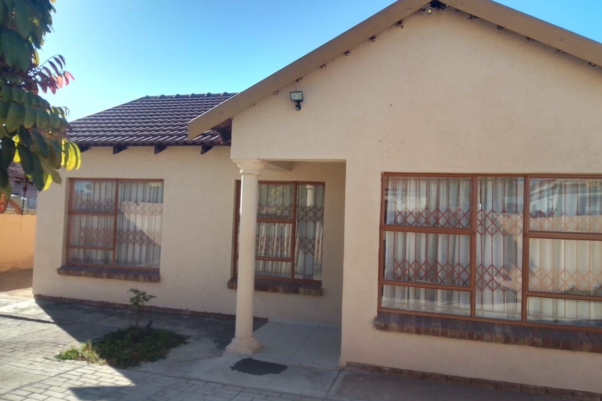 House For Sale in Mahlasedi Park - Photo 3