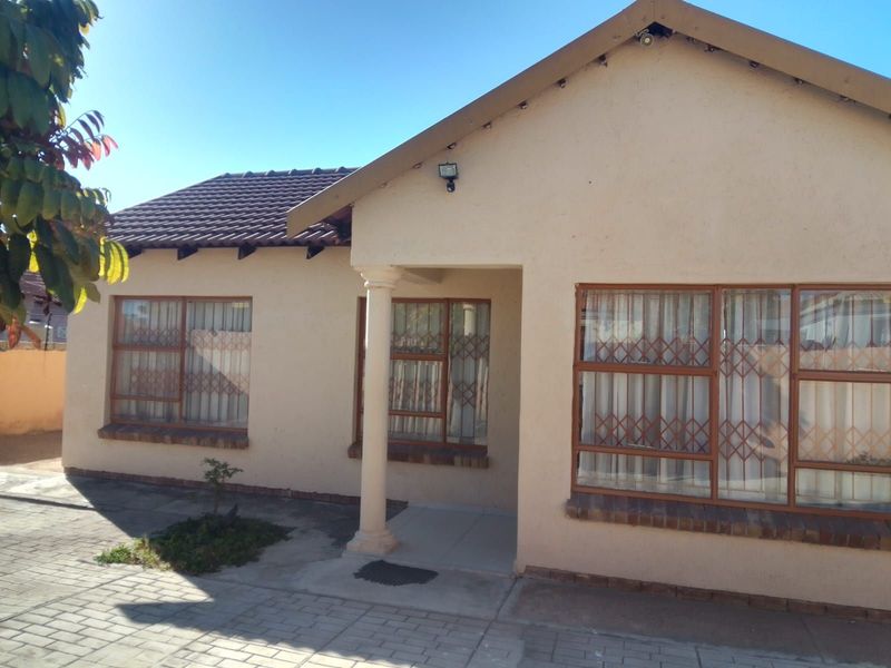 House For Sale in Mahlasedi Park - Photo 10