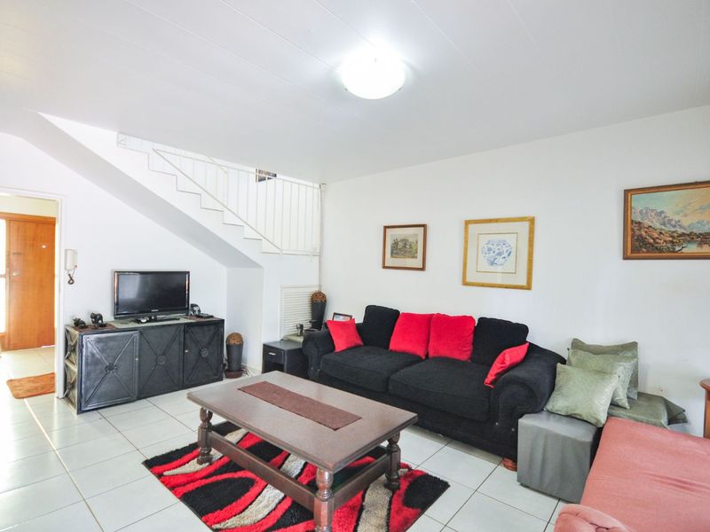 Townhouse For Sale in Constantia Park - Photo 4