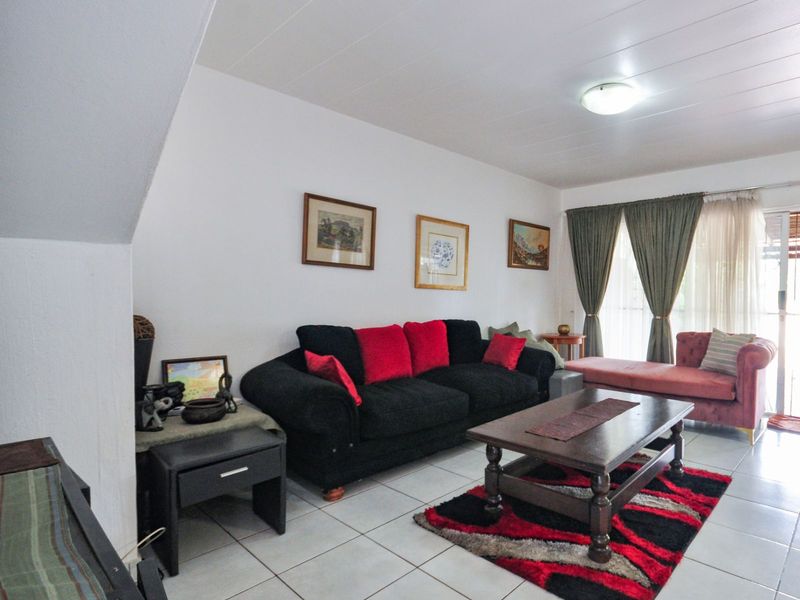 Townhouse For Sale in Constantia Park - Photo 5