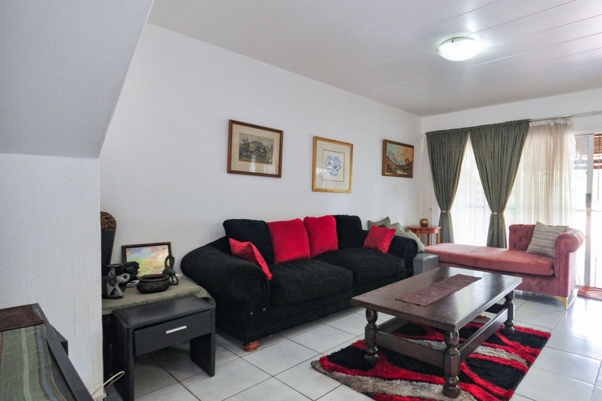 Townhouse For Sale in Constantia Park - Photo 5