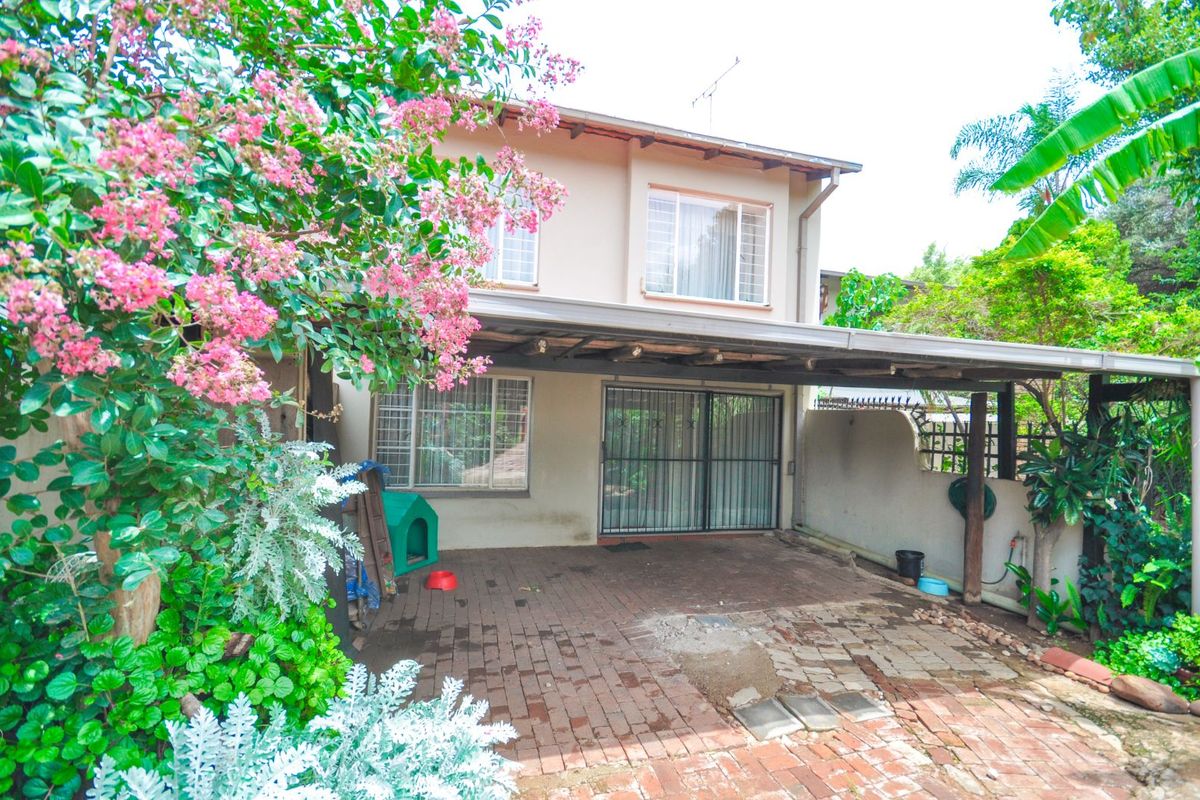 Townhouse For Sale in Constantia Park - Photo 2