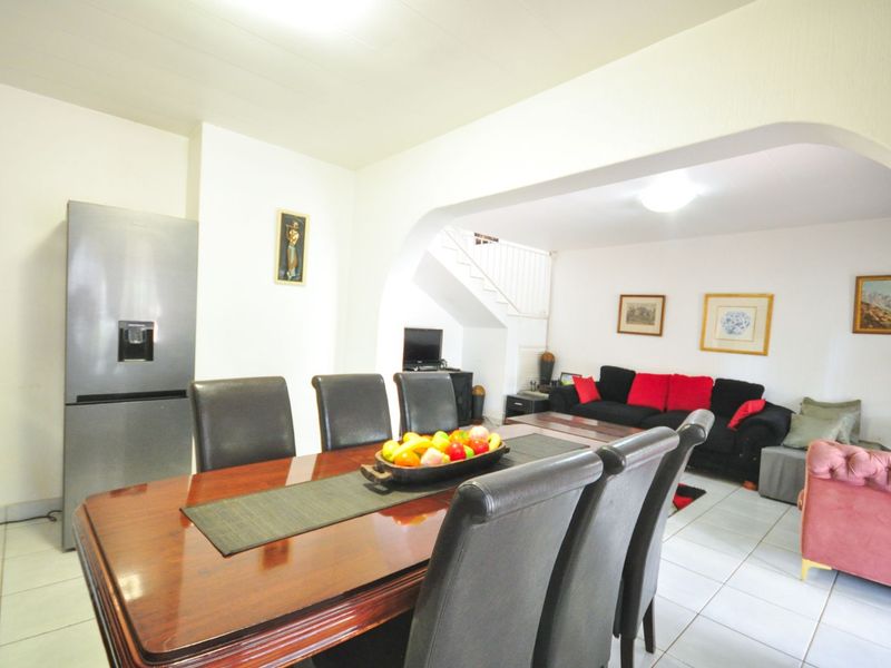 Townhouse For Sale in Constantia Park - Photo 6