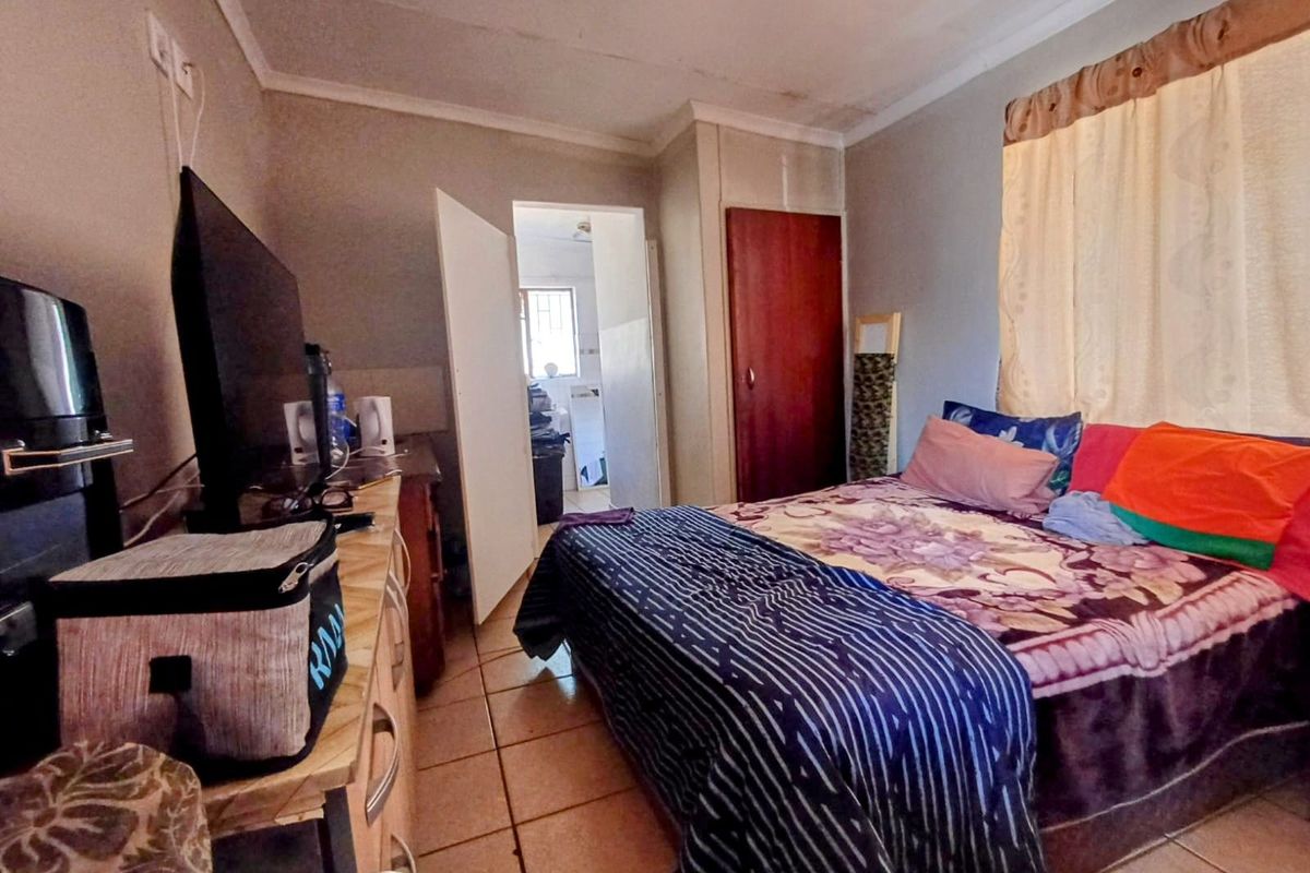 House For Sale in Orkney Central - Photo 4