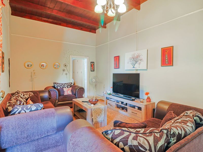 House For Sale in Montagu Central - Photo 8