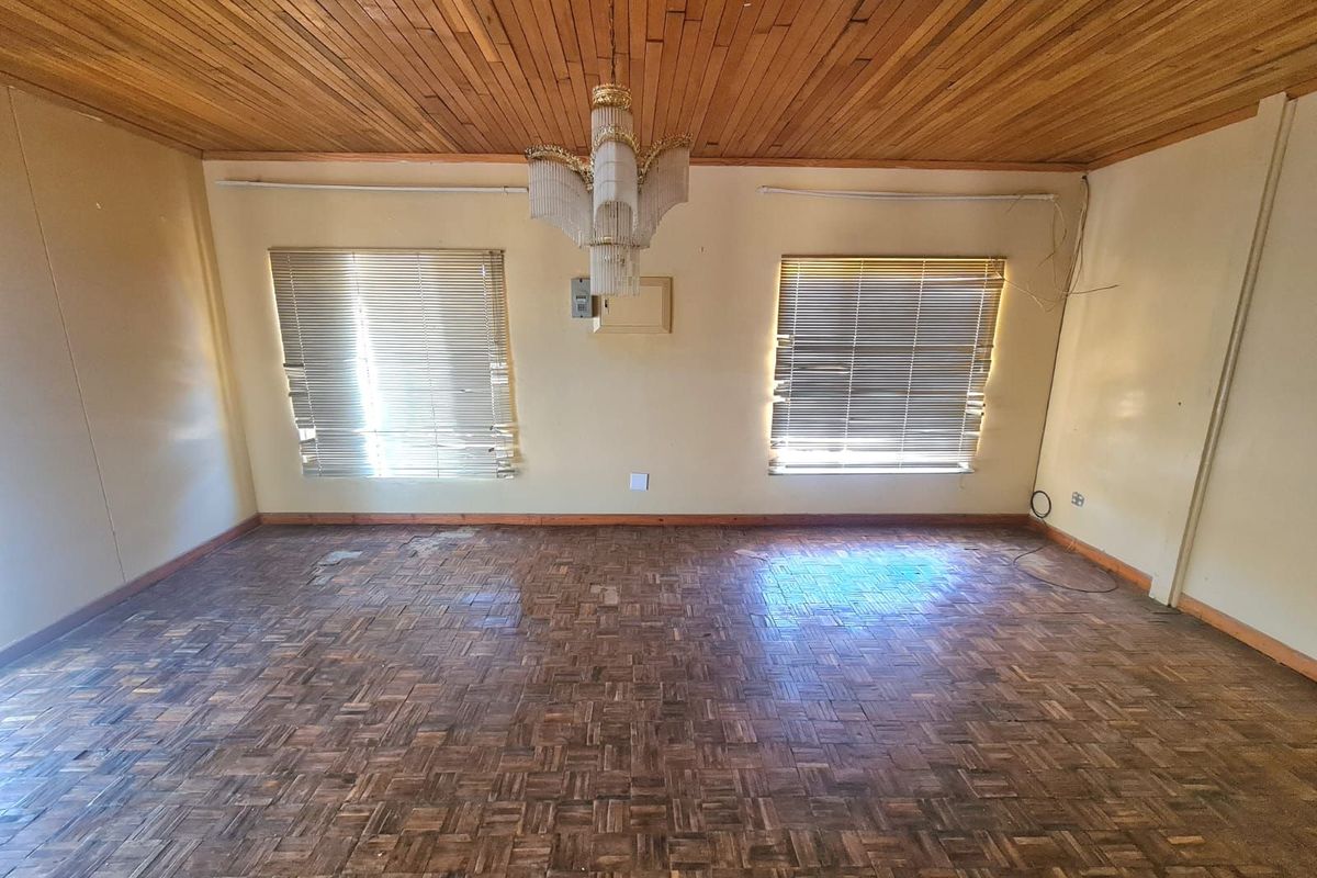 House For Sale in Roodepan - Photo 4