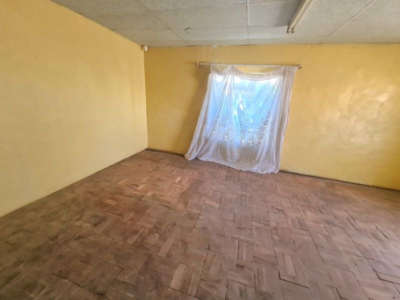 House For Sale in Roodepan - Photo 9