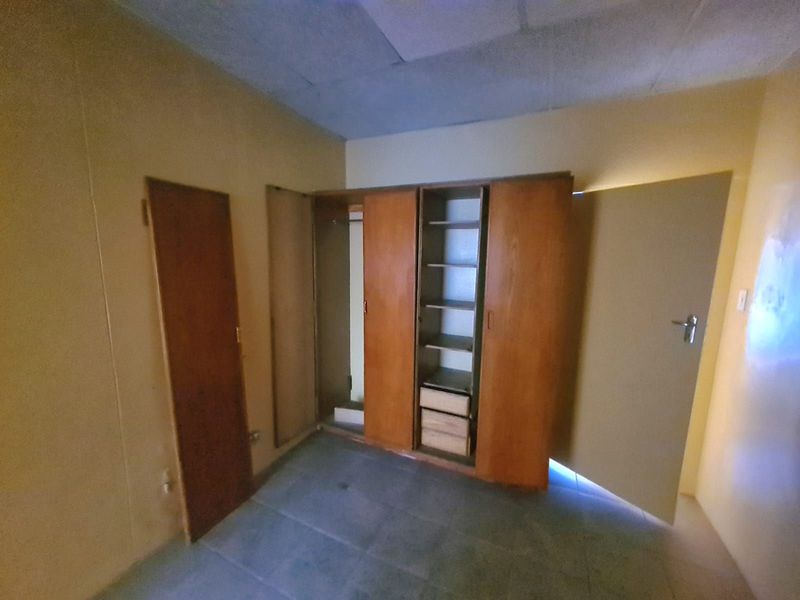 House For Sale in Roodepan - Photo 7