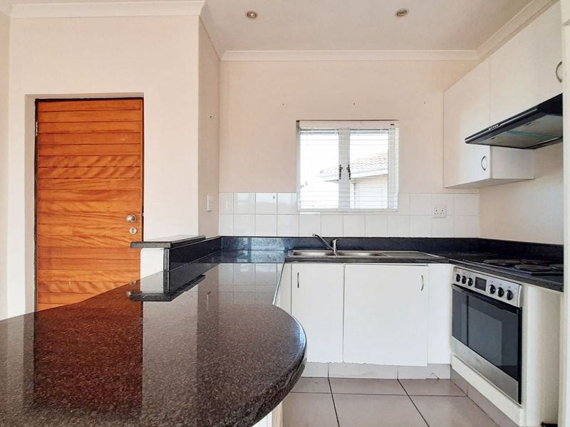 Apartment For Sale in Sheffield Manor - Photo 4