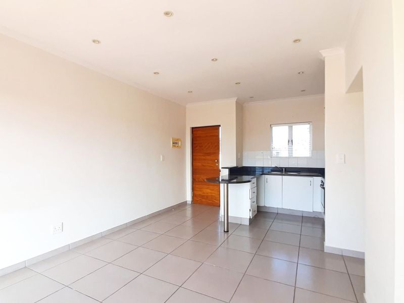 Apartment For Sale in Sheffield Manor - Photo 2