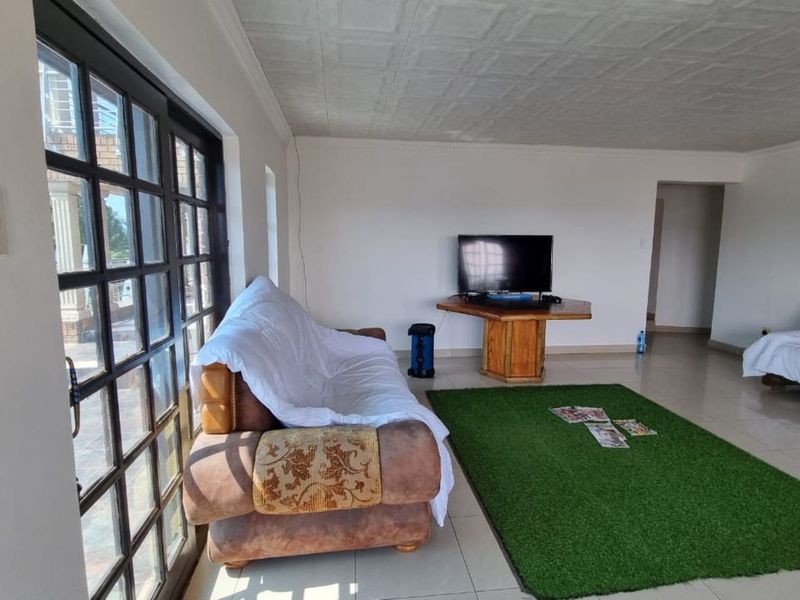 House For Sale in Leopards Bush - Photo 4