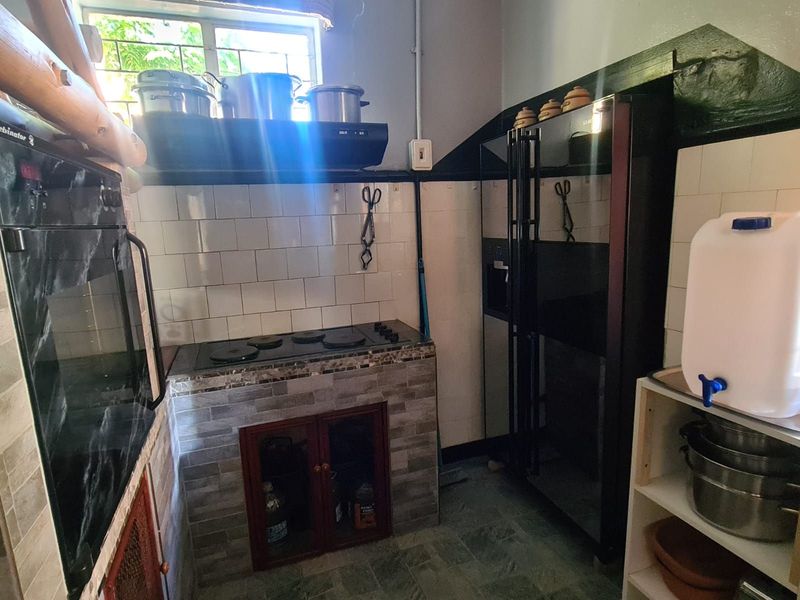 House For Sale in De Beers - Photo 8