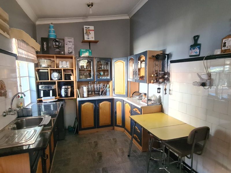 House For Sale in De Beers - Photo 5