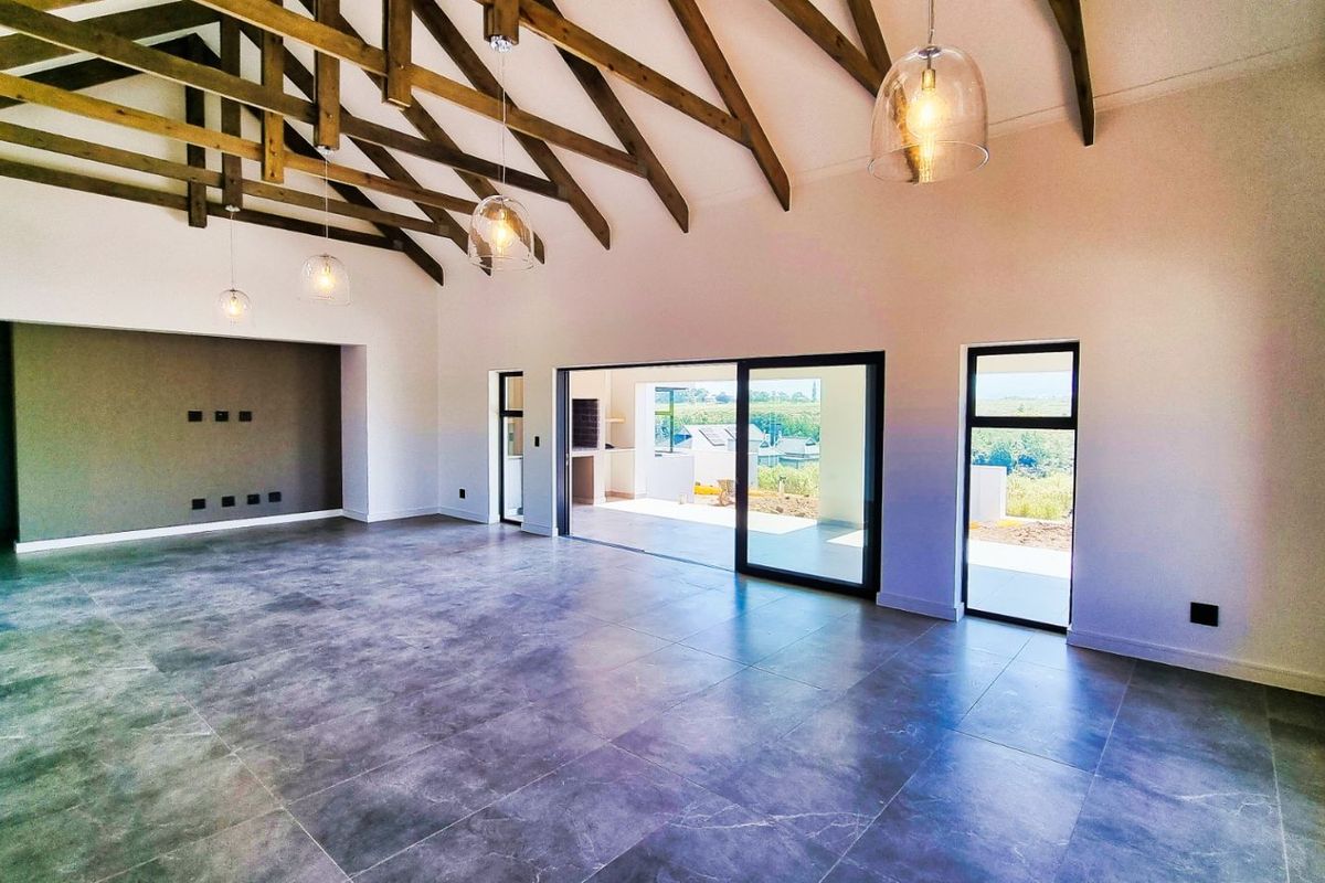 House For Sale in Kingswood Golf Estate - Photo 3