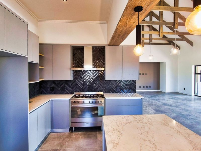 House For Sale in Kingswood Golf Estate - Photo 9