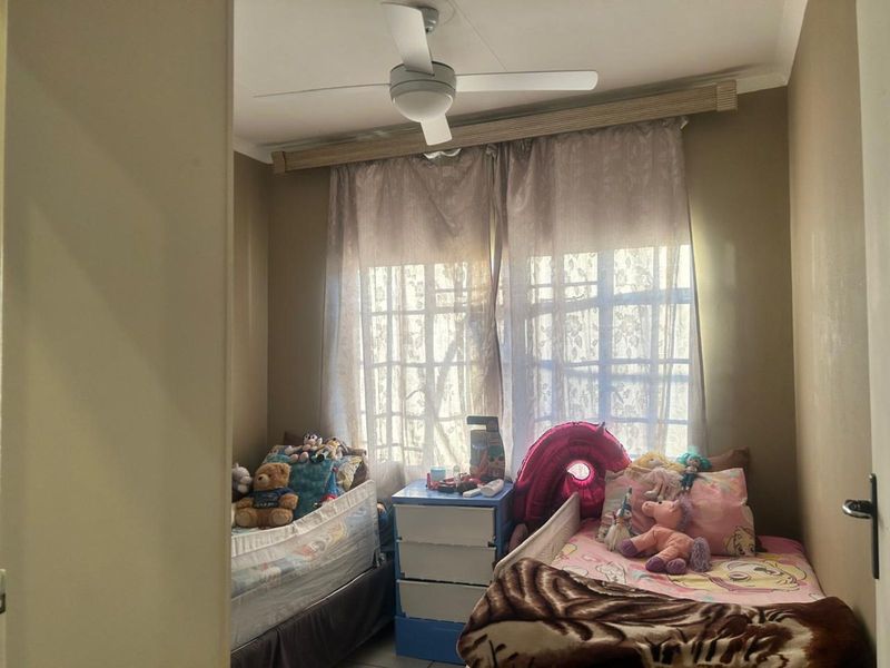 Townhouse For Sale in Bendor - Photo 10