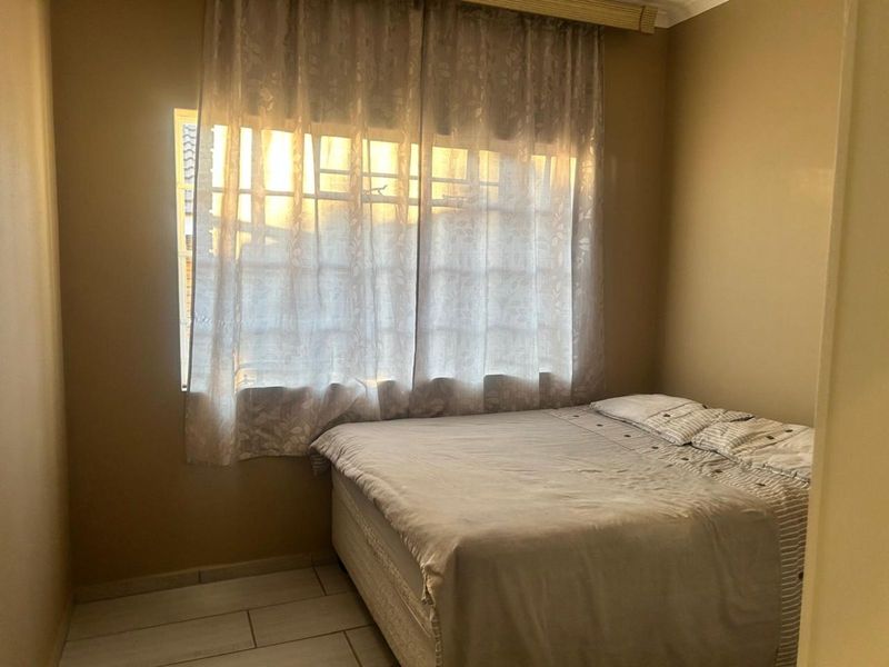 Townhouse For Sale in Bendor - Photo 9