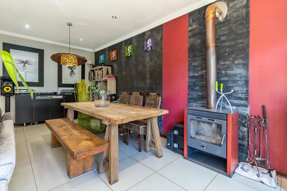 House For Sale in Summerset - Photo 3