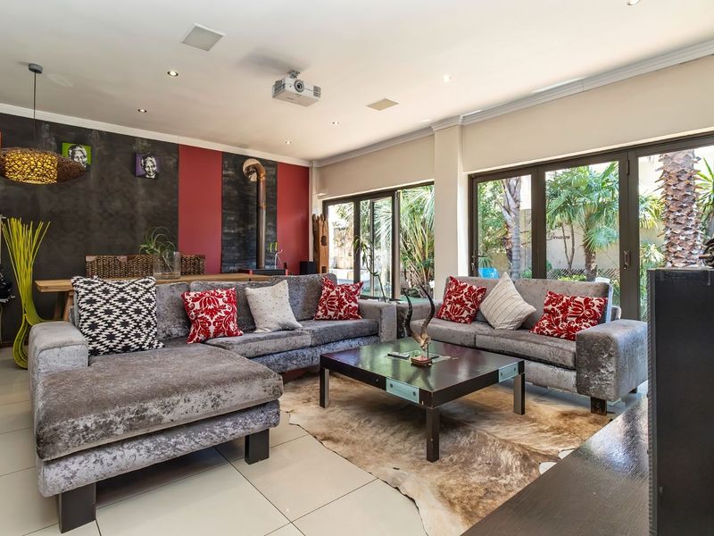 House For Sale in Summerset - Photo 6