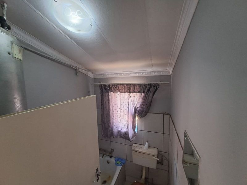 House For Sale in Roodepan - Photo 10