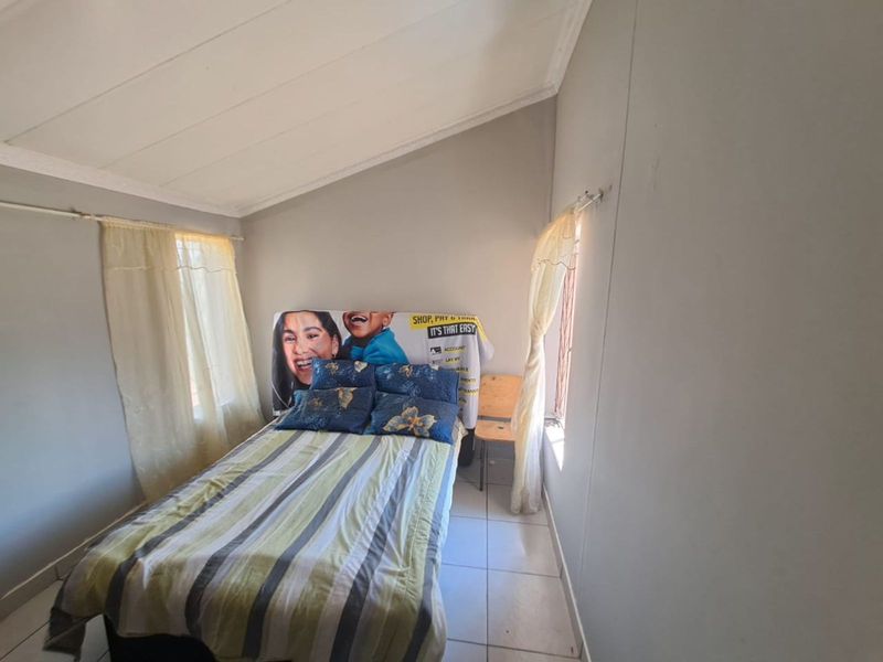 House For Sale in Roodepan - Photo 9