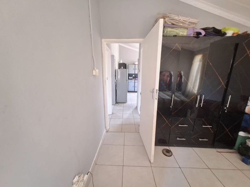 House For Sale in Roodepan - Photo 8