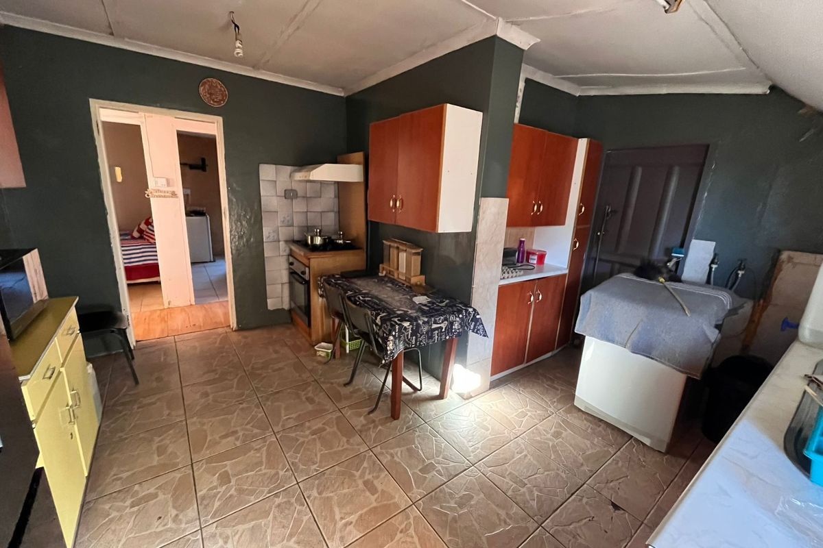 House For Sale in Roodepan - Photo 5